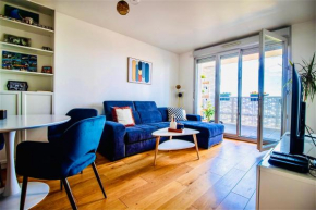 Luxury 2 rooms Apartment with balcony